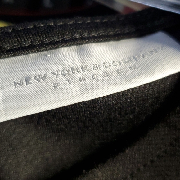 New York and Company Black and Fuchsia Sleeveless - Picture 5 of 8